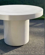 Load image into Gallery viewer, CONCRETE dining tables ROUND (GRC)